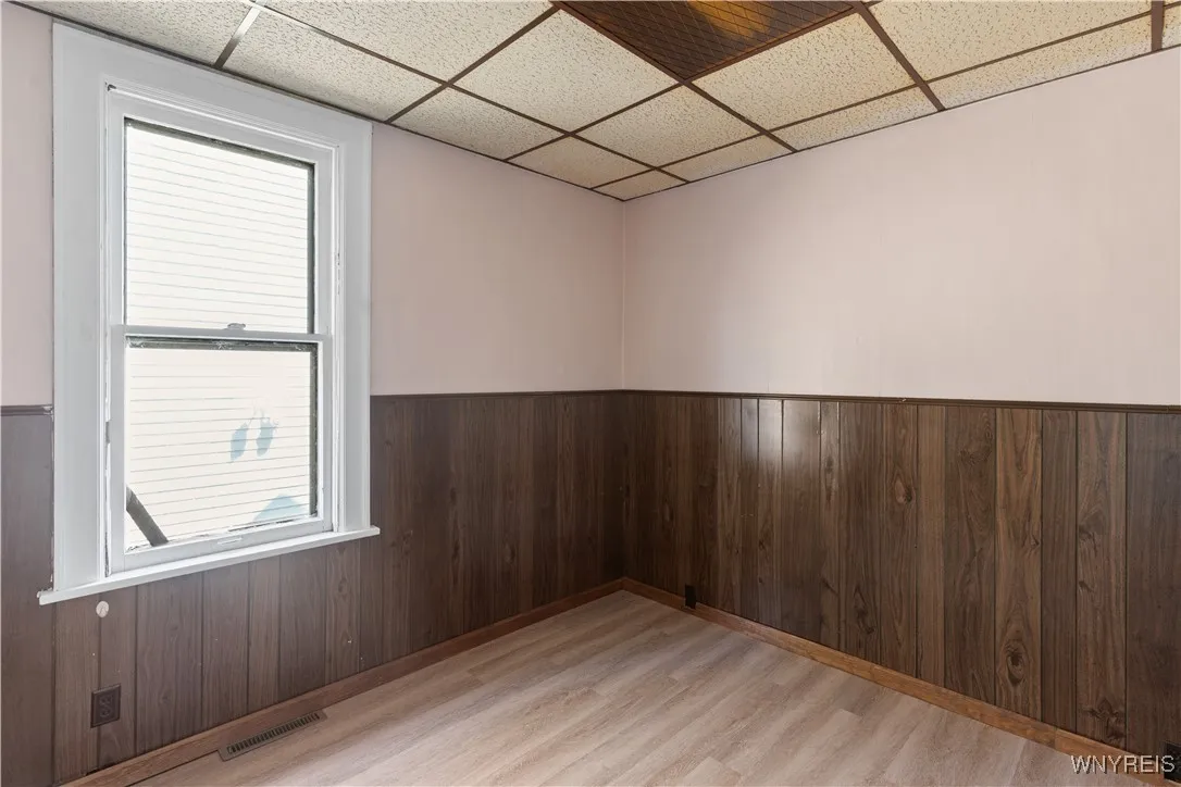 72 Pomona Place, Buffalo, New York 14210, Buffalo, New York 14210, 7 Bedrooms Bedrooms, ,2 BathroomsBathrooms,Residential,Closed,72 Pomona Place, Buffalo, New York 14210,0,B1603856