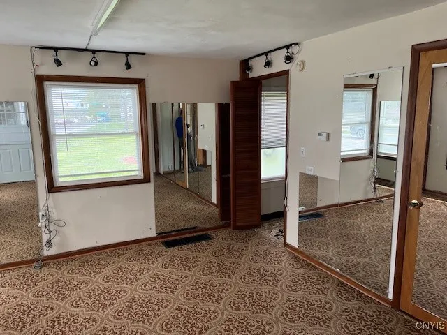 7141 Manlius Center Road, Manlius, New York 13057, Manlius, New York 13057, 2 Bedrooms Bedrooms, 6 Rooms Rooms,1 BathroomBathrooms,Residential,Closed,7141 Manlius Center Road, Manlius, New York 13057,0,S1603793