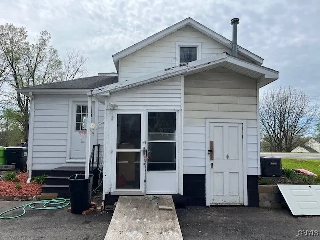 7141 Manlius Center Road, Manlius, New York 13057, Manlius, New York 13057, 2 Bedrooms Bedrooms, 6 Rooms Rooms,1 BathroomBathrooms,Residential,Closed,7141 Manlius Center Road, Manlius, New York 13057,0,S1603793