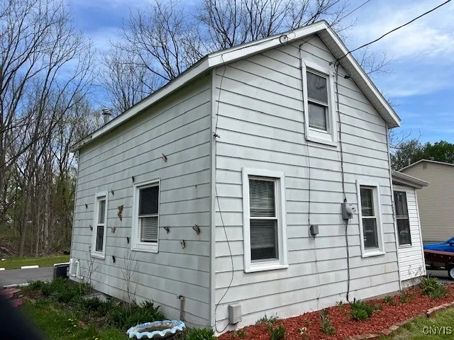 7141 Manlius Center Road, Manlius, New York 13057, Manlius, New York 13057, 2 Bedrooms Bedrooms, 6 Rooms Rooms,1 BathroomBathrooms,Residential,Closed,7141 Manlius Center Road, Manlius, New York 13057,0,S1603793