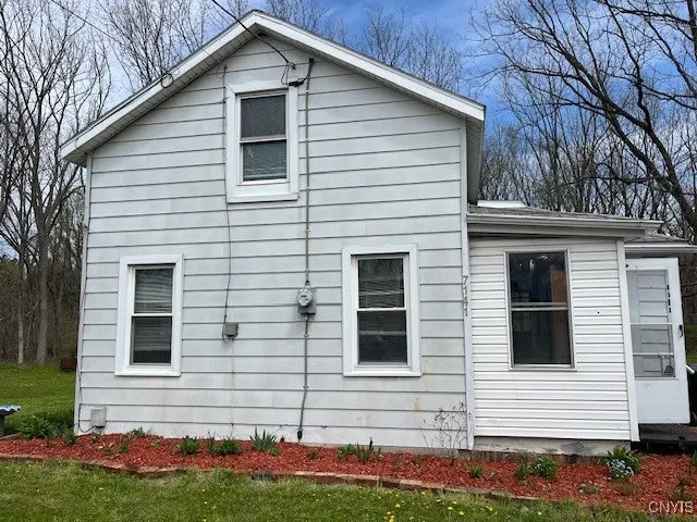 7141 Manlius Center Road, Manlius, New York 13057, Manlius, New York 13057, 2 Bedrooms Bedrooms, 6 Rooms Rooms,1 BathroomBathrooms,Residential,Closed,7141 Manlius Center Road, Manlius, New York 13057,0,S1603793