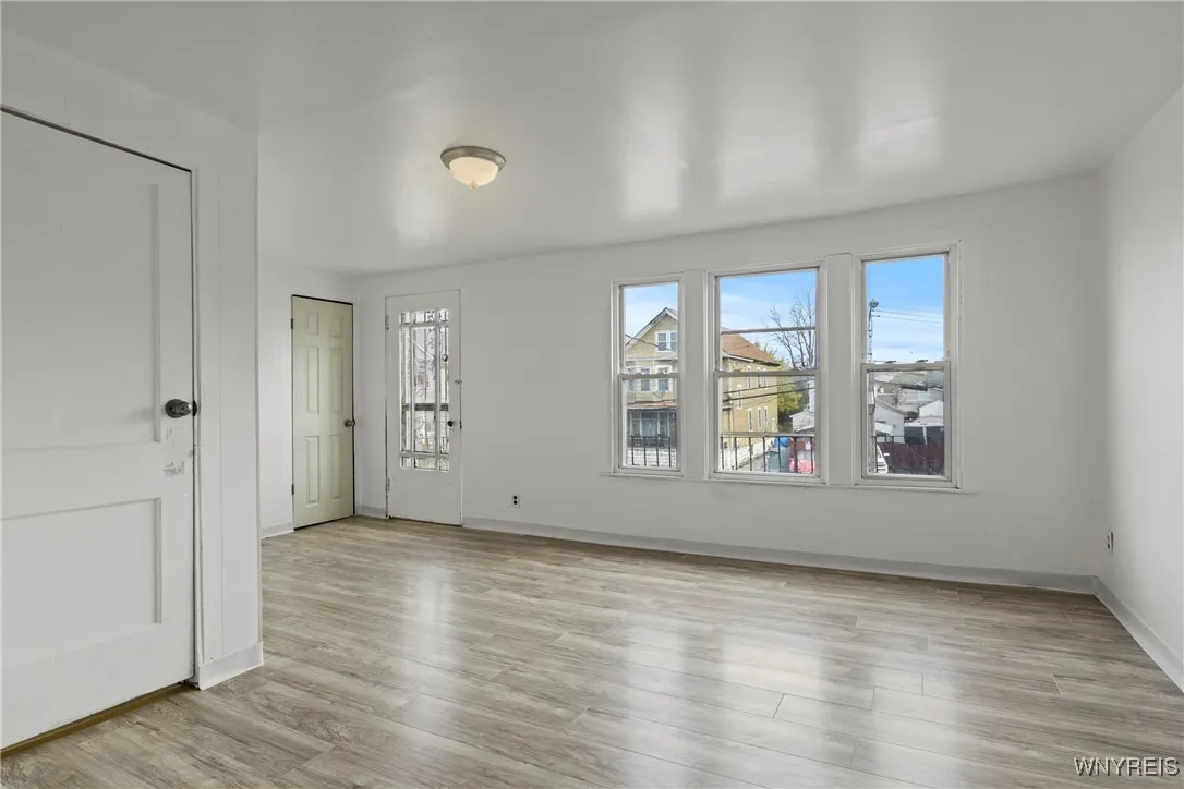 327 Mystic Street, Buffalo, New York 14220, Buffalo, New York 14220, 4 Bedrooms Bedrooms, ,2 BathroomsBathrooms,Residential,Closed,327 Mystic Street, Buffalo, New York 14220,0,B1603757