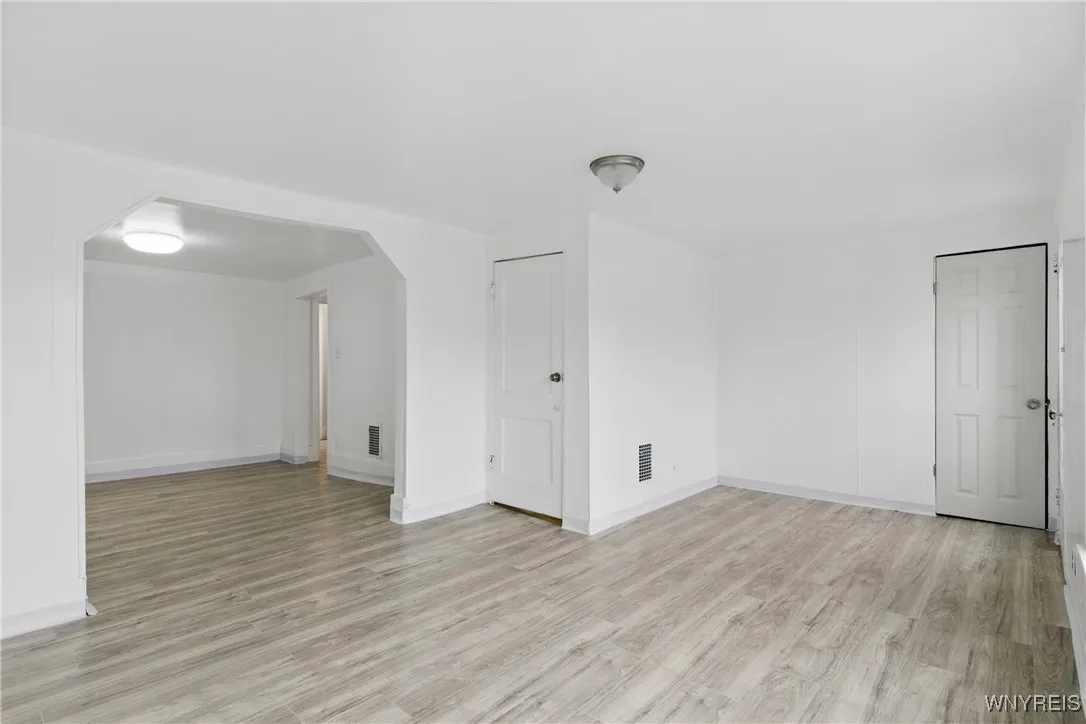 327 Mystic Street, Buffalo, New York 14220, Buffalo, New York 14220, 4 Bedrooms Bedrooms, ,2 BathroomsBathrooms,Residential,Closed,327 Mystic Street, Buffalo, New York 14220,0,B1603757