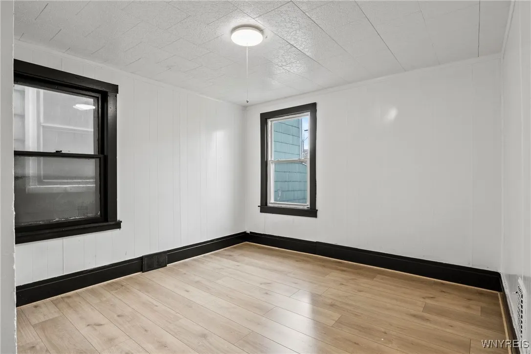 327 Mystic Street, Buffalo, New York 14220, Buffalo, New York 14220, 4 Bedrooms Bedrooms, ,2 BathroomsBathrooms,Residential,Closed,327 Mystic Street, Buffalo, New York 14220,0,B1603757