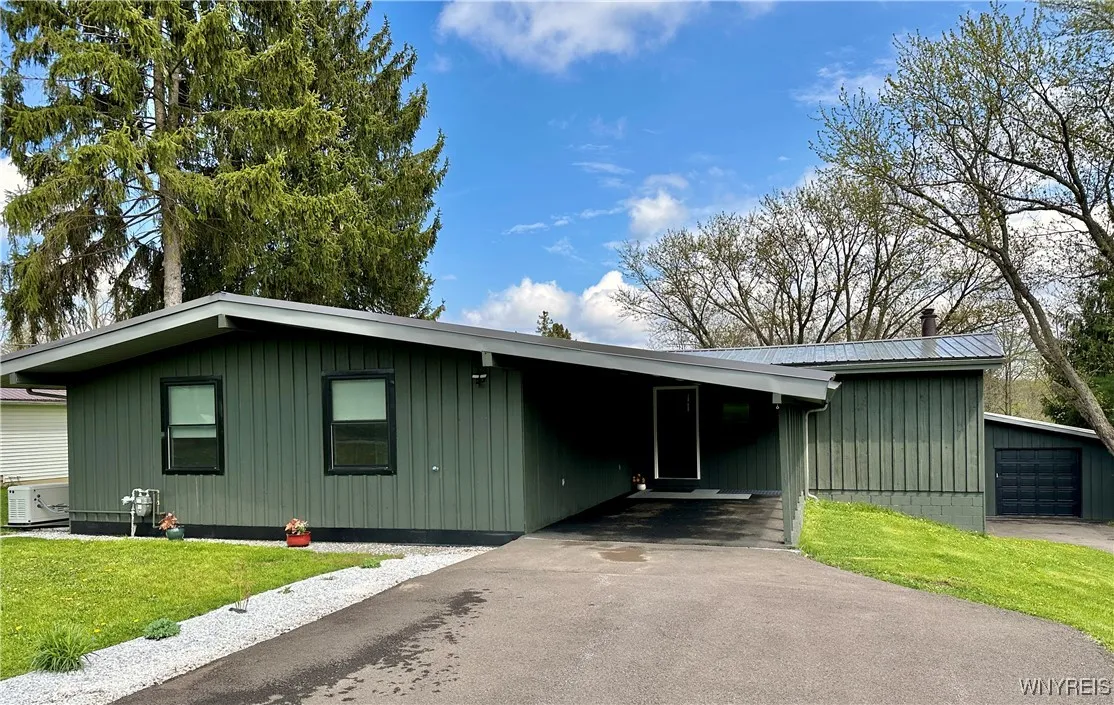 128 Old Glenwood Road, Aurora, New York 14170, Aurora, New York 14170, 3 Bedrooms Bedrooms, 9 Rooms Rooms,2 BathroomsBathrooms,Residential,Closed,128 Old Glenwood Road, Aurora, New York 14170,B1604080