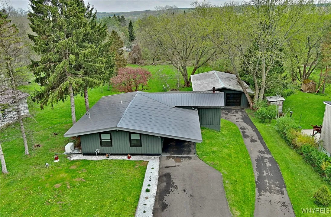 128 Old Glenwood Road, Aurora, New York 14170, Aurora, New York 14170, 3 Bedrooms Bedrooms, 9 Rooms Rooms,2 BathroomsBathrooms,Residential,Closed,128 Old Glenwood Road, Aurora, New York 14170,B1604080