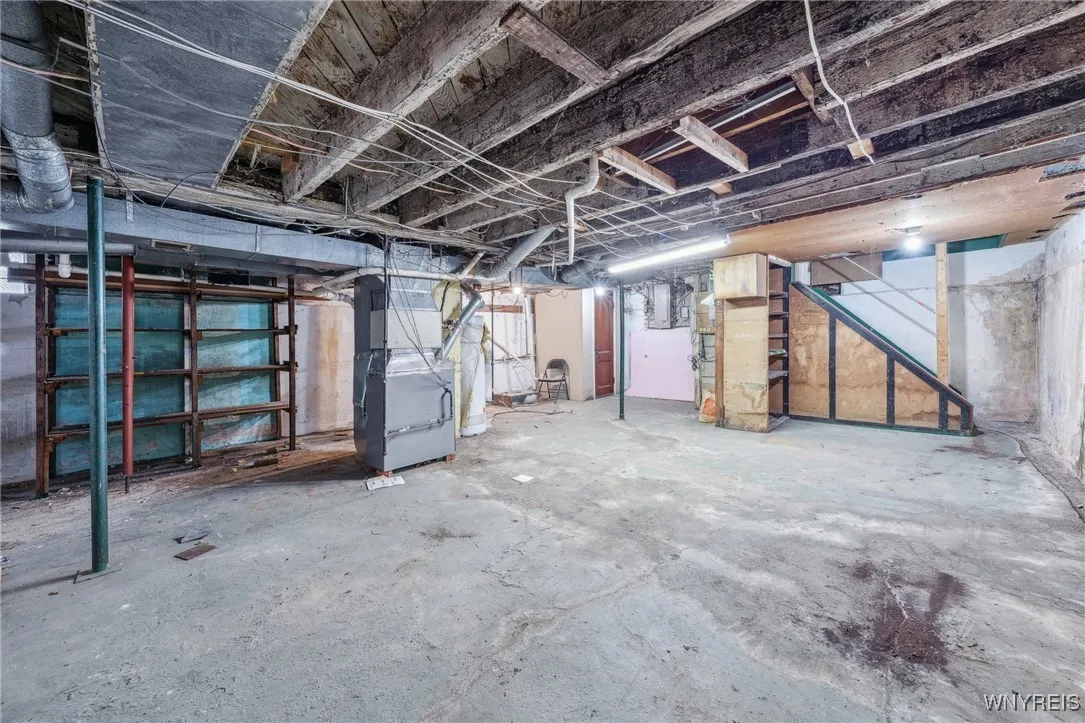 344 Niagara Falls Boulevard, Tonawanda-town, New Y, Tonawanda, New York 14223, 6 Bedrooms Bedrooms, ,2 BathroomsBathrooms,Residential,Closed,344 Niagara Falls Boulevard, Tonawanda-town, New Y,B1604084
