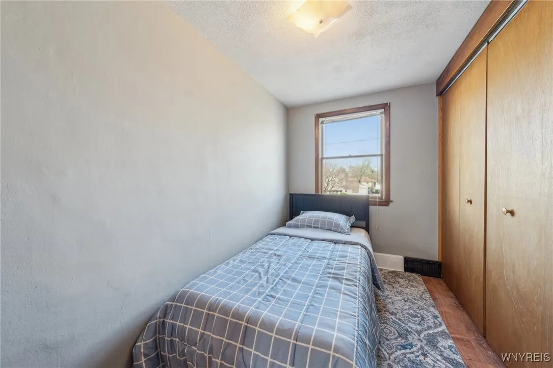 344 Niagara Falls Boulevard, Tonawanda-town, New Y, Tonawanda, New York 14223, 6 Bedrooms Bedrooms, ,2 BathroomsBathrooms,Residential,Closed,344 Niagara Falls Boulevard, Tonawanda-town, New Y,B1604084