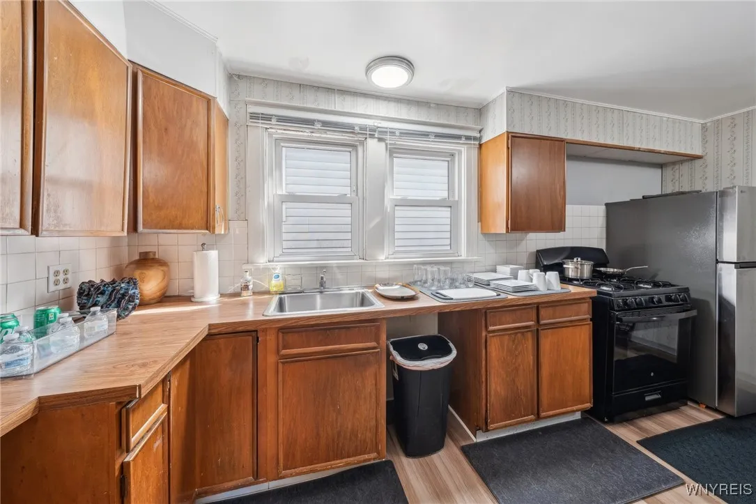344 Niagara Falls Boulevard, Tonawanda-town, New Y, Tonawanda, New York 14223, 6 Bedrooms Bedrooms, ,2 BathroomsBathrooms,Residential,Closed,344 Niagara Falls Boulevard, Tonawanda-town, New Y,B1604084