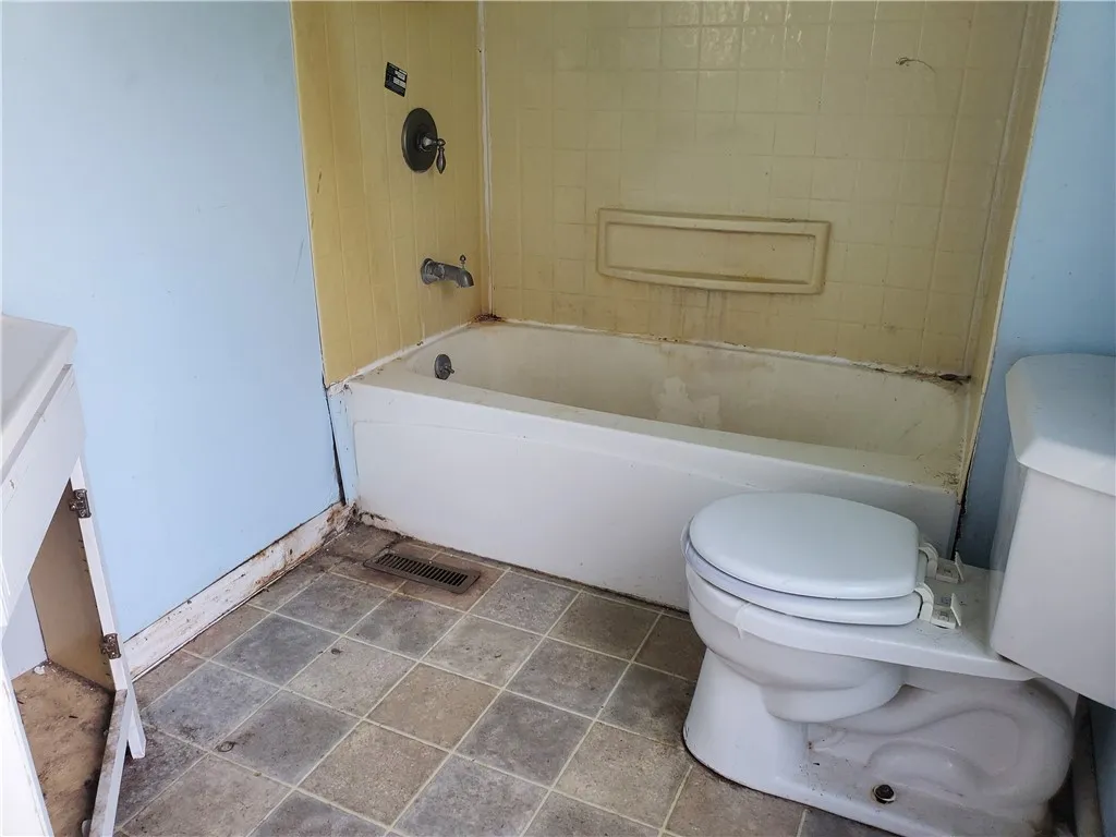 212 Mechanic Street, Elmira-city, New York 14904, Elmira City, New York 14904, 2 Bedrooms Bedrooms, 6 Rooms Rooms,1 BathroomBathrooms,Residential,Closed,212 Mechanic Street, Elmira-city, New York 14904,0,R1604320