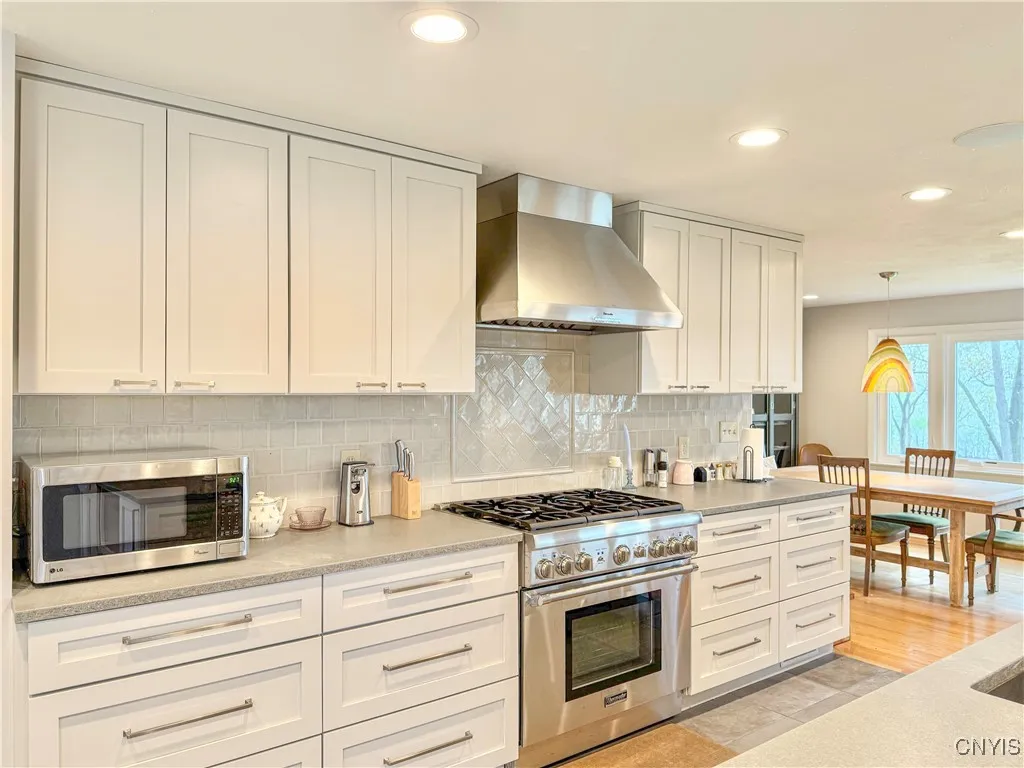 103 Hiawatha, Salina, New York 13088, Salina, New York 13088, 3 Bedrooms Bedrooms, 5 Rooms Rooms,2 BathroomsBathrooms,Residential,Closed,103 Hiawatha, Salina, New York 13088,0,S1602590