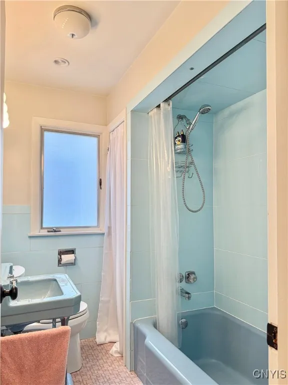 103 Hiawatha, Salina, New York 13088, Salina, New York 13088, 3 Bedrooms Bedrooms, 5 Rooms Rooms,2 BathroomsBathrooms,Residential,Closed,103 Hiawatha, Salina, New York 13088,0,S1602590