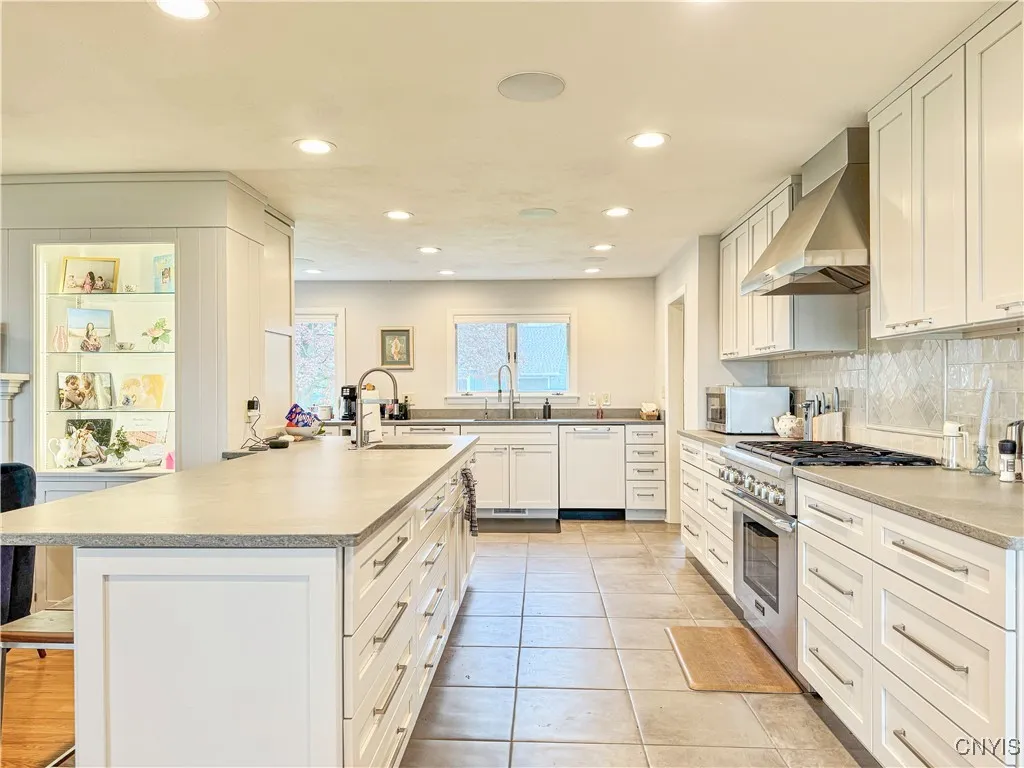 103 Hiawatha, Salina, New York 13088, Salina, New York 13088, 3 Bedrooms Bedrooms, 5 Rooms Rooms,2 BathroomsBathrooms,Residential,Closed,103 Hiawatha, Salina, New York 13088,0,S1602590