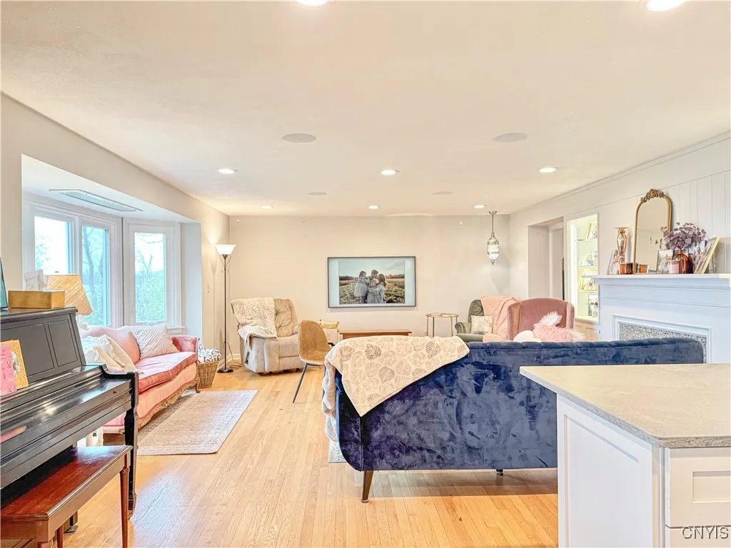 103 Hiawatha, Salina, New York 13088, Salina, New York 13088, 3 Bedrooms Bedrooms, 5 Rooms Rooms,2 BathroomsBathrooms,Residential,Closed,103 Hiawatha, Salina, New York 13088,0,S1602590