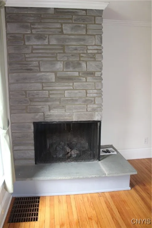 Living room gas fireplace.