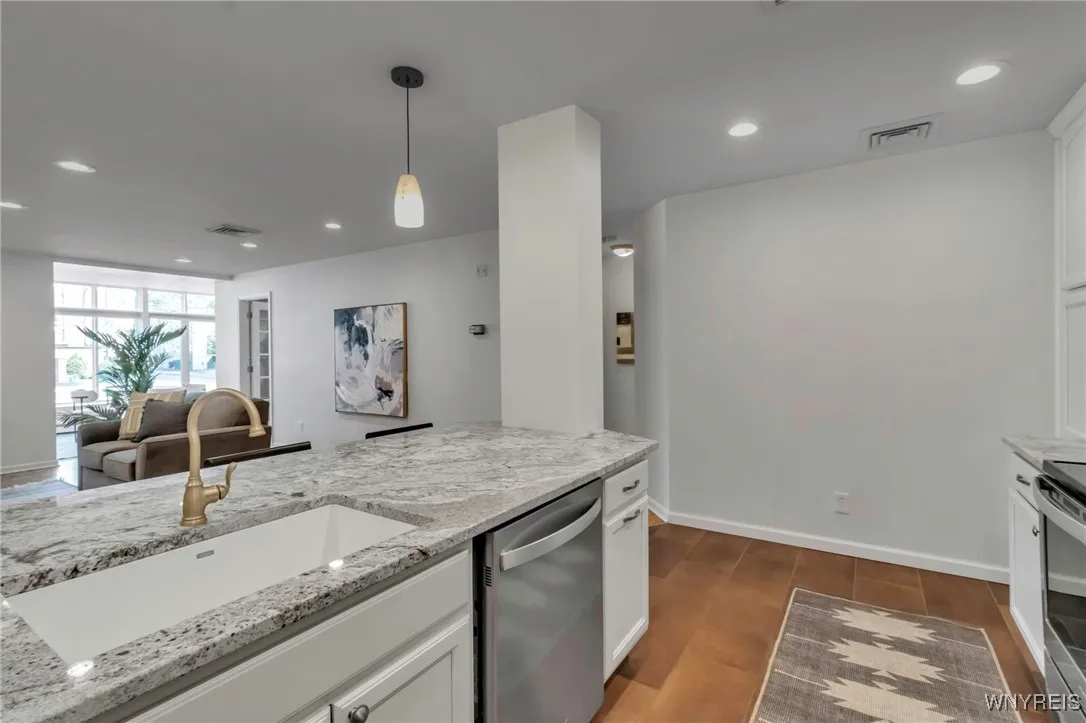 900 Delaware Avenue 101, Buffalo, New York 14209, Buffalo, New York 14209, 2 Bedrooms Bedrooms, 7 Rooms Rooms,1 BathroomBathrooms,Residential,Closed,900 Delaware Avenue 101, Buffalo, New York 14209,0,B1604156