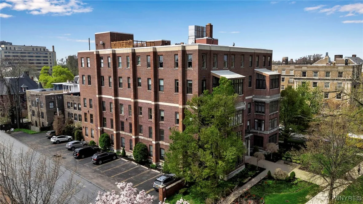 900 Delaware Avenue 101, Buffalo, New York 14209, Buffalo, New York 14209, 2 Bedrooms Bedrooms, 7 Rooms Rooms,1 BathroomBathrooms,Residential,Closed,900 Delaware Avenue 101, Buffalo, New York 14209,0,B1604156