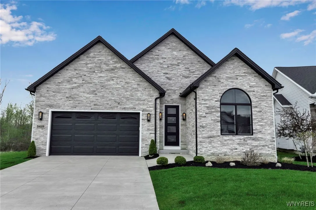 5419 Alderbrook Lane, Clarence, New York 14031, Clarence, New York 14031, 3 Bedrooms Bedrooms, 5 Rooms Rooms,2 BathroomsBathrooms,Residential,For Sale,5419 Alderbrook Lane, Clarence, New York 14031,B1603688