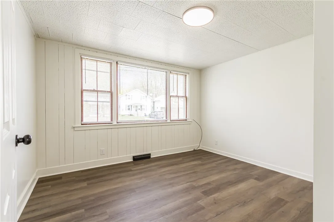20 Swift Street, Waterloo, New York 13165, Waterloo, New York 13165, 4 Bedrooms Bedrooms, 6 Rooms Rooms,2 BathroomsBathrooms,Residential,Closed,20 Swift Street, Waterloo, New York 13165,0,R1604201