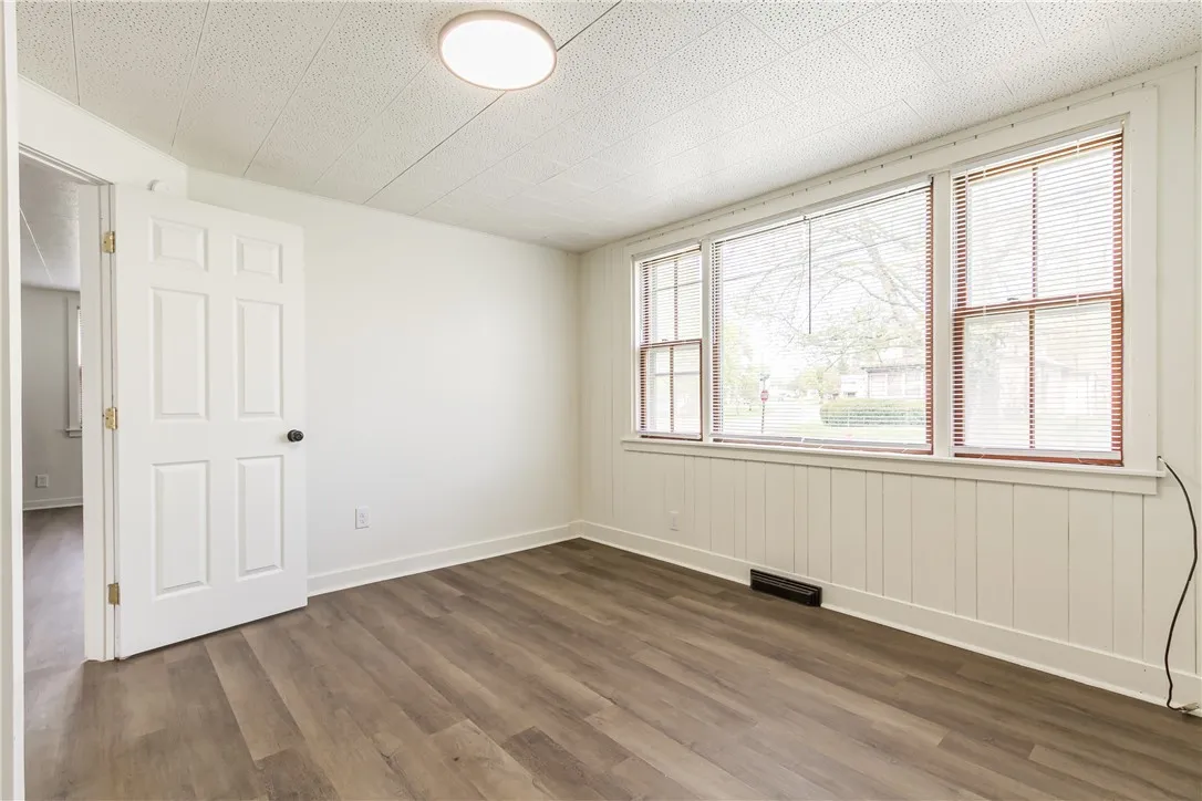 20 Swift Street, Waterloo, New York 13165, Waterloo, New York 13165, 4 Bedrooms Bedrooms, 6 Rooms Rooms,2 BathroomsBathrooms,Residential,Closed,20 Swift Street, Waterloo, New York 13165,0,R1604201