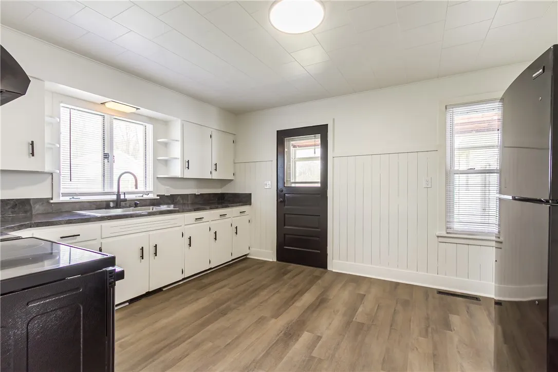 20 Swift Street, Waterloo, New York 13165, Waterloo, New York 13165, 4 Bedrooms Bedrooms, 6 Rooms Rooms,2 BathroomsBathrooms,Residential,Closed,20 Swift Street, Waterloo, New York 13165,0,R1604201
