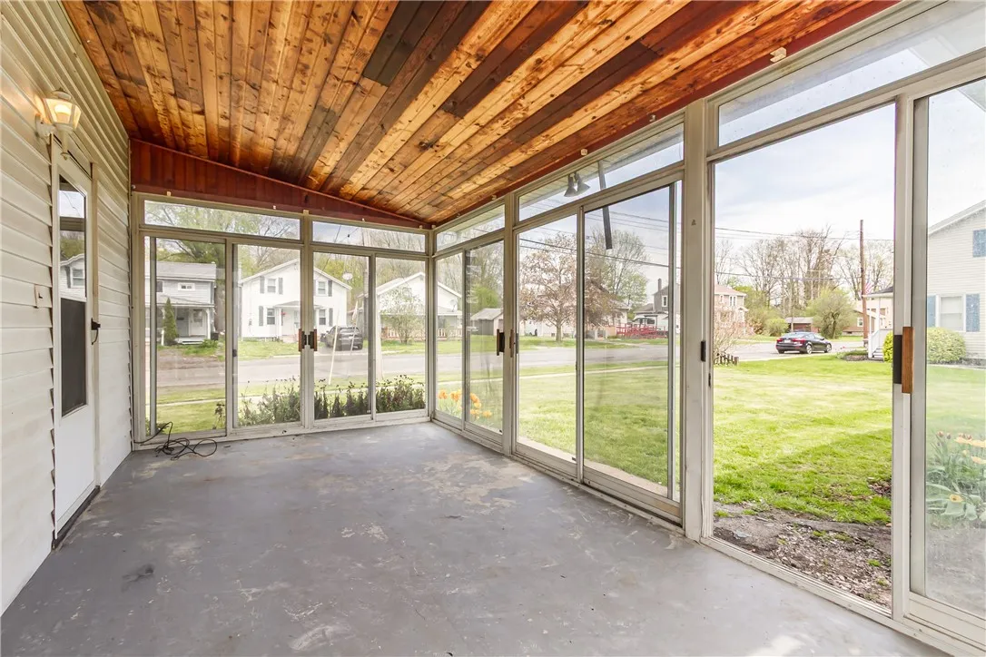 20 Swift Street, Waterloo, New York 13165, Waterloo, New York 13165, 4 Bedrooms Bedrooms, 6 Rooms Rooms,2 BathroomsBathrooms,Residential,Closed,20 Swift Street, Waterloo, New York 13165,0,R1604201