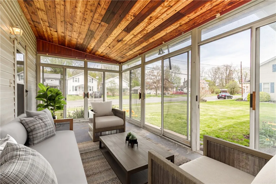 20 Swift Street, Waterloo, New York 13165, Waterloo, New York 13165, 4 Bedrooms Bedrooms, 6 Rooms Rooms,2 BathroomsBathrooms,Residential,Closed,20 Swift Street, Waterloo, New York 13165,0,R1604201