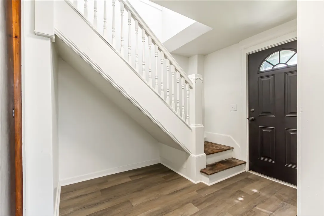 20 Swift Street, Waterloo, New York 13165, Waterloo, New York 13165, 4 Bedrooms Bedrooms, 6 Rooms Rooms,2 BathroomsBathrooms,Residential,Closed,20 Swift Street, Waterloo, New York 13165,0,R1604201