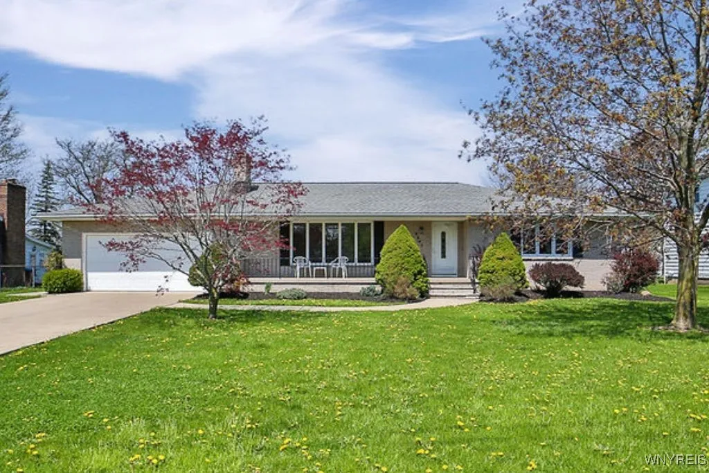 2347 Long Road, Grand Island, New York 14072, Grand Island, New York 14072, 2 Bedrooms Bedrooms, 9 Rooms Rooms,1 BathroomBathrooms,Residential,Closed,2347 Long Road, Grand Island, New York 14072,0,B1603706