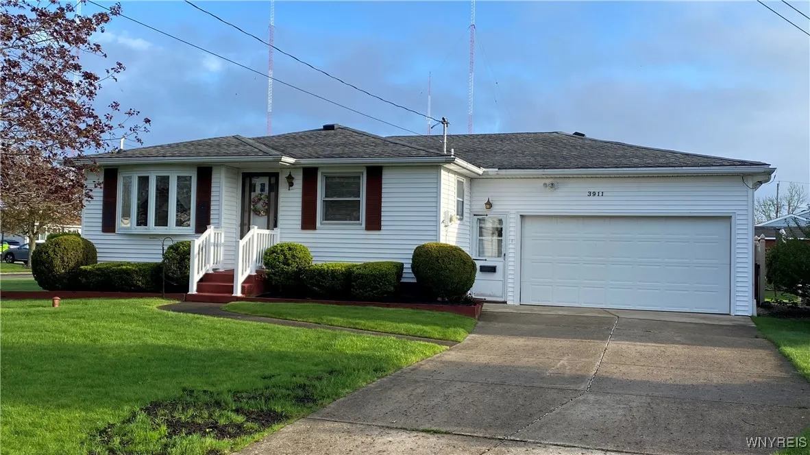 3911 Brian Court, Hamburg, New York 14075, Hamburg, New York 14075, 3 Bedrooms Bedrooms, 5 Rooms Rooms,1 BathroomBathrooms,Residential,Closed,3911 Brian Court, Hamburg, New York 14075,0,B1604443