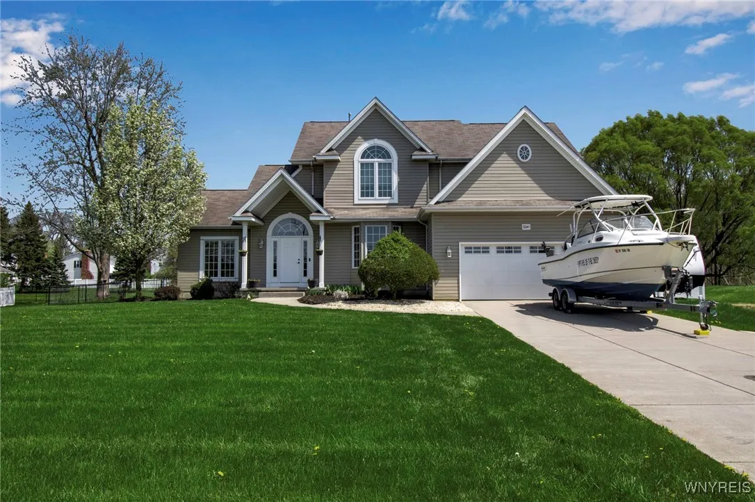 5245 Goodrich Road, Clarence, New York 14031, Clarence, New York 14031, 4 Bedrooms Bedrooms, 9 Rooms Rooms,2 BathroomsBathrooms,Residential,Closed,5245 Goodrich Road, Clarence, New York 14031,0,B1604371