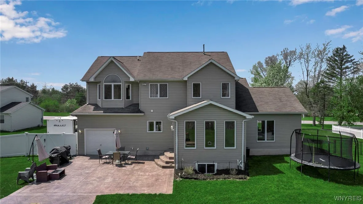 5245 Goodrich Road, Clarence, New York 14031, Clarence, New York 14031, 4 Bedrooms Bedrooms, 9 Rooms Rooms,2 BathroomsBathrooms,Residential,Closed,5245 Goodrich Road, Clarence, New York 14031,0,B1604371