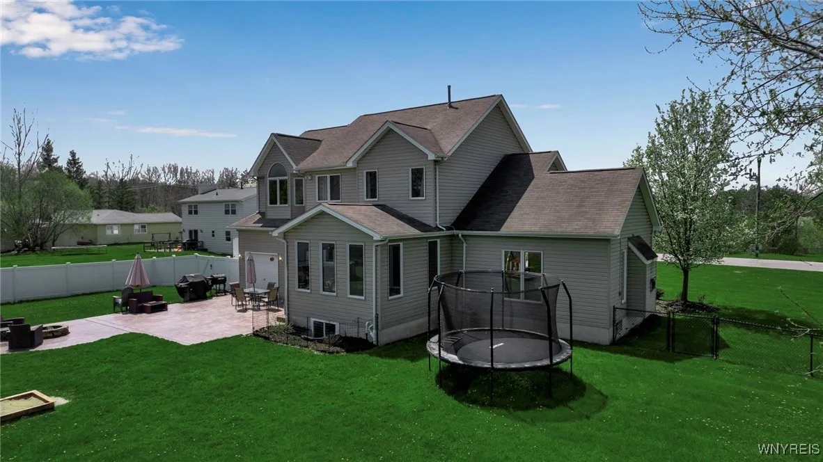 5245 Goodrich Road, Clarence, New York 14031, Clarence, New York 14031, 4 Bedrooms Bedrooms, 9 Rooms Rooms,2 BathroomsBathrooms,Residential,Closed,5245 Goodrich Road, Clarence, New York 14031,0,B1604371