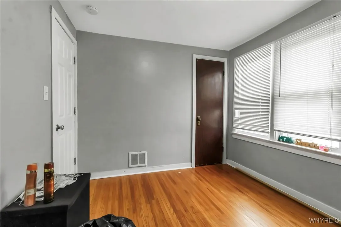 365 Washington Avenue, Tonawanda-town, New York 14, Tonawanda, New York 14217, 4 Bedrooms Bedrooms, ,2 BathroomsBathrooms,Residential,Closed,365 Washington Avenue, Tonawanda-town, New York 14,0,B1604478