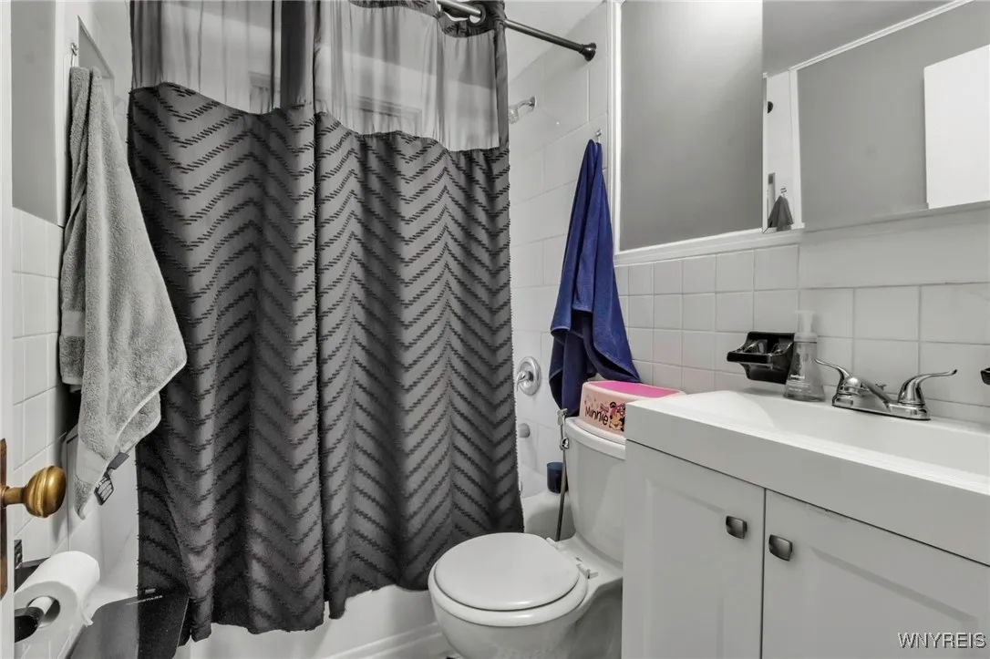 365 Washington Avenue, Tonawanda-town, New York 14, Tonawanda, New York 14217, 4 Bedrooms Bedrooms, ,2 BathroomsBathrooms,Residential,Closed,365 Washington Avenue, Tonawanda-town, New York 14,0,B1604478