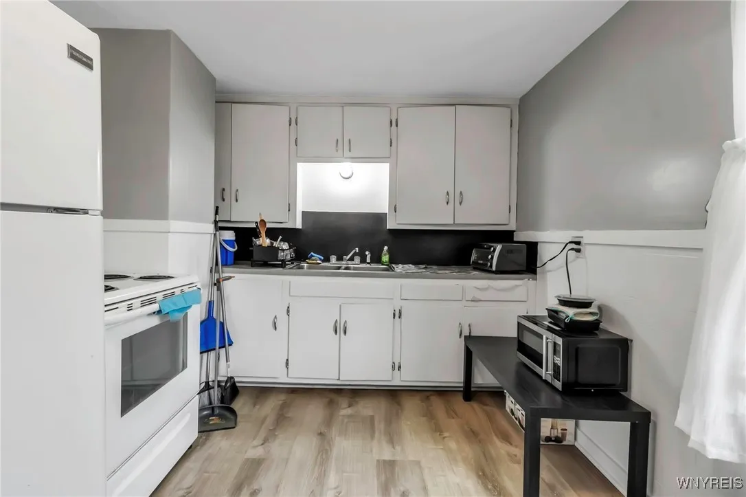 365 Washington Avenue, Tonawanda-town, New York 14, Tonawanda, New York 14217, 4 Bedrooms Bedrooms, ,2 BathroomsBathrooms,Residential,Closed,365 Washington Avenue, Tonawanda-town, New York 14,0,B1604478