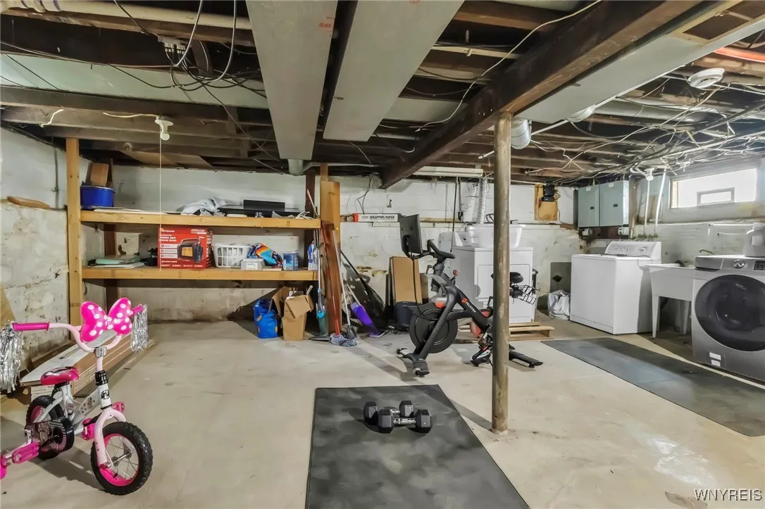 365 Washington Avenue, Tonawanda-town, New York 14, Tonawanda, New York 14217, 4 Bedrooms Bedrooms, ,2 BathroomsBathrooms,Residential,Closed,365 Washington Avenue, Tonawanda-town, New York 14,0,B1604478
