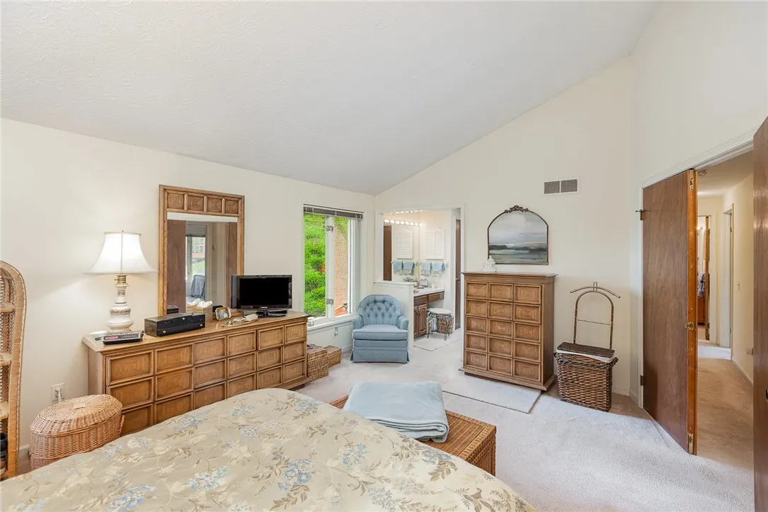 PRIMARY BEDROOM SUITE