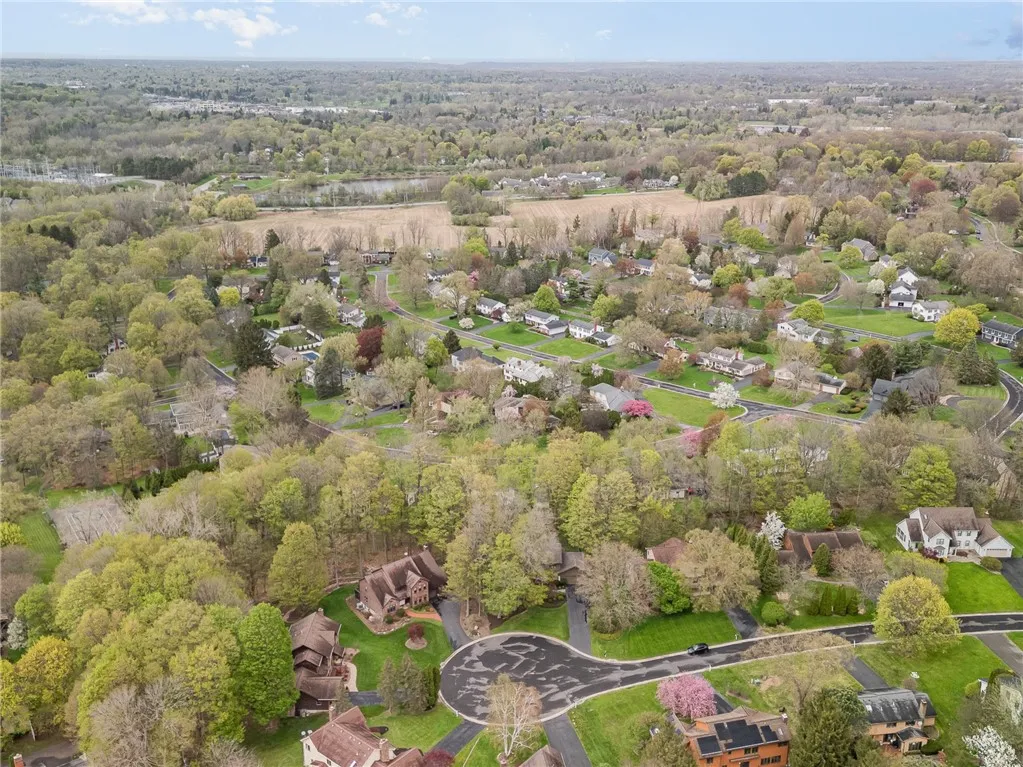CLOSE TO THE CANAL HIKE- BIKE- JOGGING TRAILS/