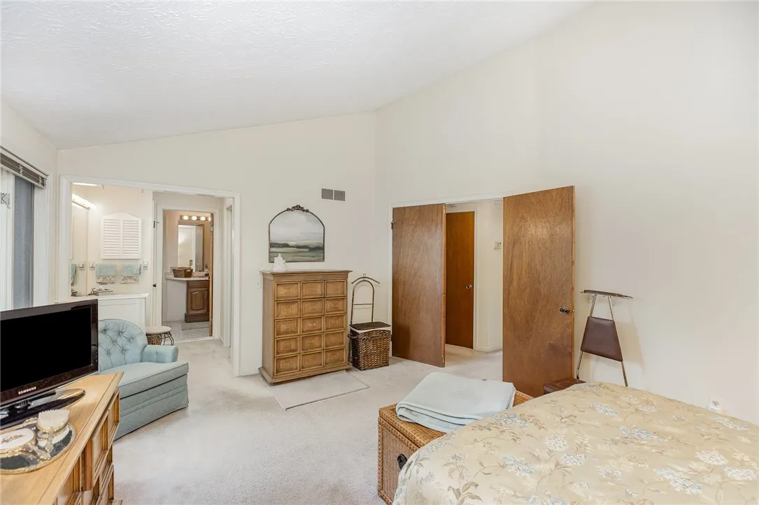 PRIMARY BEDROOM SUITE