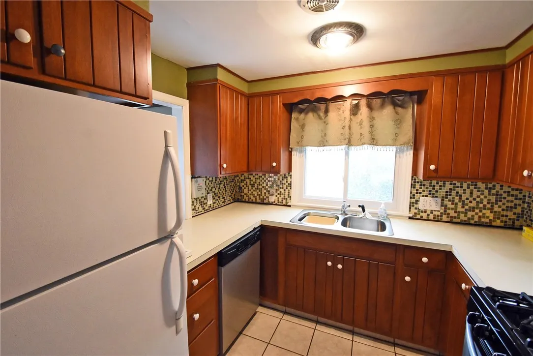 43 Coleman Avenue, Elmira, New York 14905, Elmira, New York 14905, 3 Bedrooms Bedrooms, 7 Rooms Rooms,1 BathroomBathrooms,Residential,Closed,43 Coleman Avenue, Elmira, New York 14905,0,R1604553