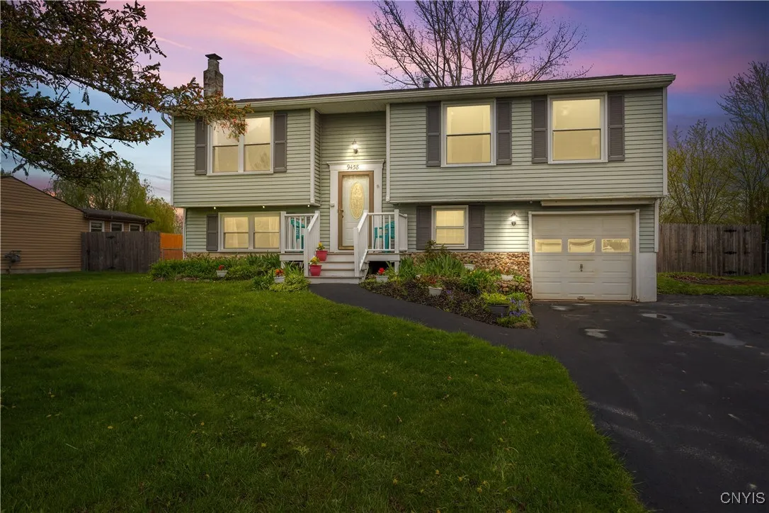 9458 Madison Avenue, Cicero, New York 13029, Cicero, New York 13029, 3 Bedrooms Bedrooms, 7 Rooms Rooms,1 BathroomBathrooms,Residential,Closed,9458 Madison Avenue, Cicero, New York 13029,0,S1604128