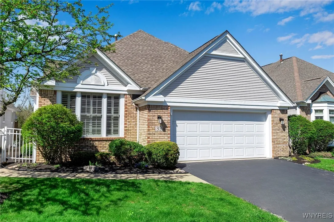 33 Brookins Green Drive, Orchard Park, New York 14, Orchard Park, New York 14127, 4 Bedrooms Bedrooms, 11 Rooms Rooms,2 BathroomsBathrooms,Residential,Closed,33 Brookins Green Drive, Orchard Park, New York 14,0,B1603364