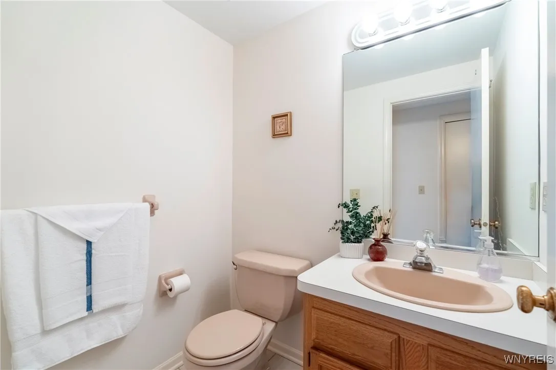 153 Wedgewood Drive, Amherst, New York 14221, Amherst, New York 14221, 3 Bedrooms Bedrooms, 6 Rooms Rooms,2 BathroomsBathrooms,Residential,Closed,153 Wedgewood Drive, Amherst, New York 14221,0,B1604823