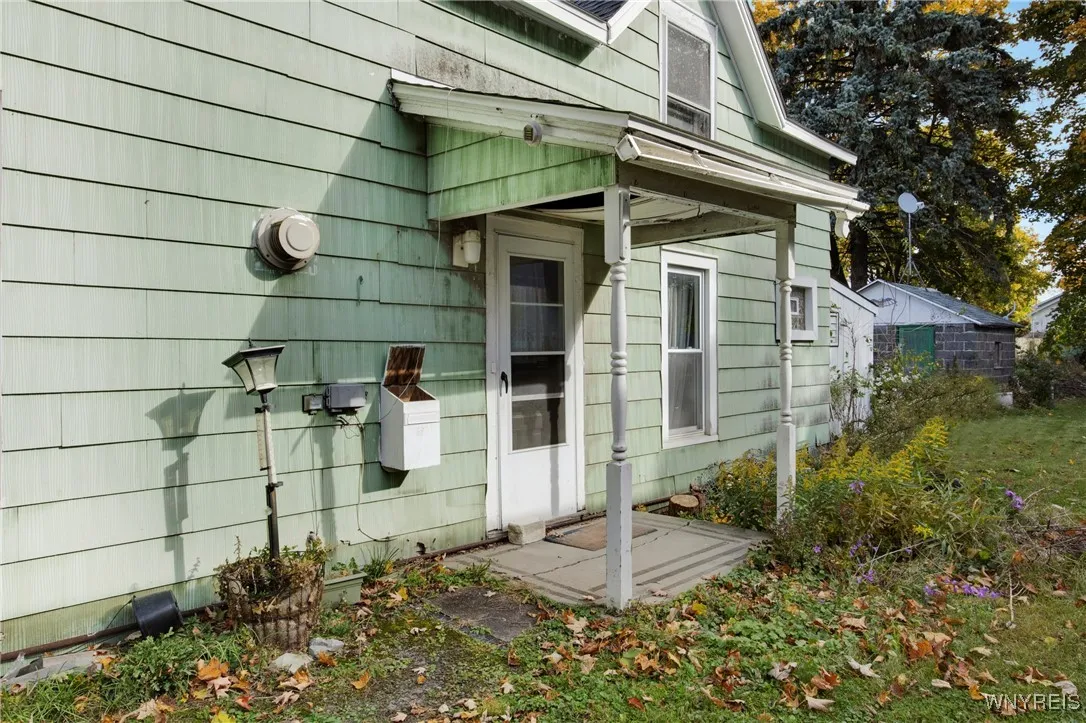 256 North Transit Street, Lockport-city, New York, Lockport City, New York 14094, 4 Bedrooms Bedrooms, 9 Rooms Rooms,1 BathroomBathrooms,Residential,Closed,256 North Transit Street, Lockport-city, New York ,0,B1604877