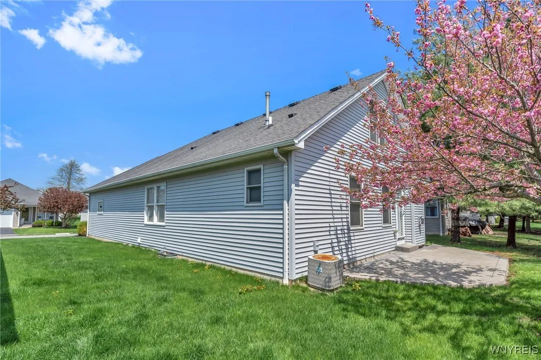 48 Rushford Hollow Drive, Cheektowaga, New York 14, Cheektowaga, New York 14227, 2 Bedrooms Bedrooms, 7 Rooms Rooms,2 BathroomsBathrooms,Residential,Closed,48 Rushford Hollow Drive, Cheektowaga, New York 14,0,B1604167