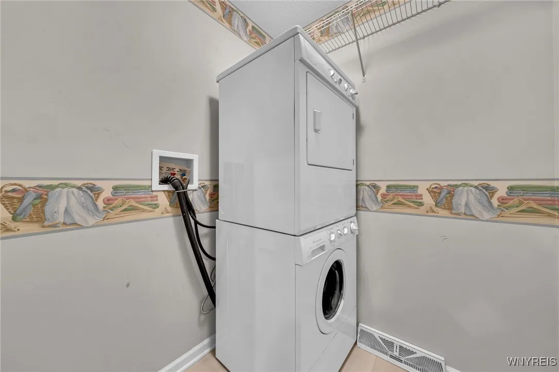 48 Rushford Hollow Drive, Cheektowaga, New York 14, Cheektowaga, New York 14227, 2 Bedrooms Bedrooms, 7 Rooms Rooms,2 BathroomsBathrooms,Residential,Closed,48 Rushford Hollow Drive, Cheektowaga, New York 14,0,B1604167
