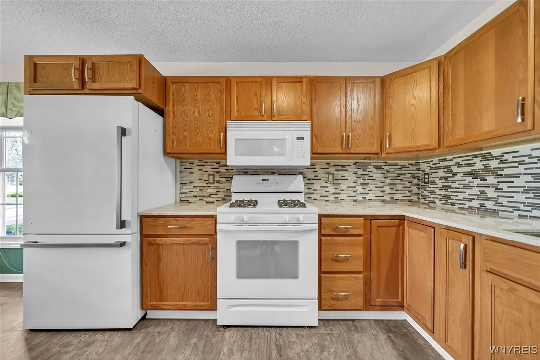48 Rushford Hollow Drive, Cheektowaga, New York 14, Cheektowaga, New York 14227, 2 Bedrooms Bedrooms, 7 Rooms Rooms,2 BathroomsBathrooms,Residential,Closed,48 Rushford Hollow Drive, Cheektowaga, New York 14,0,B1604167