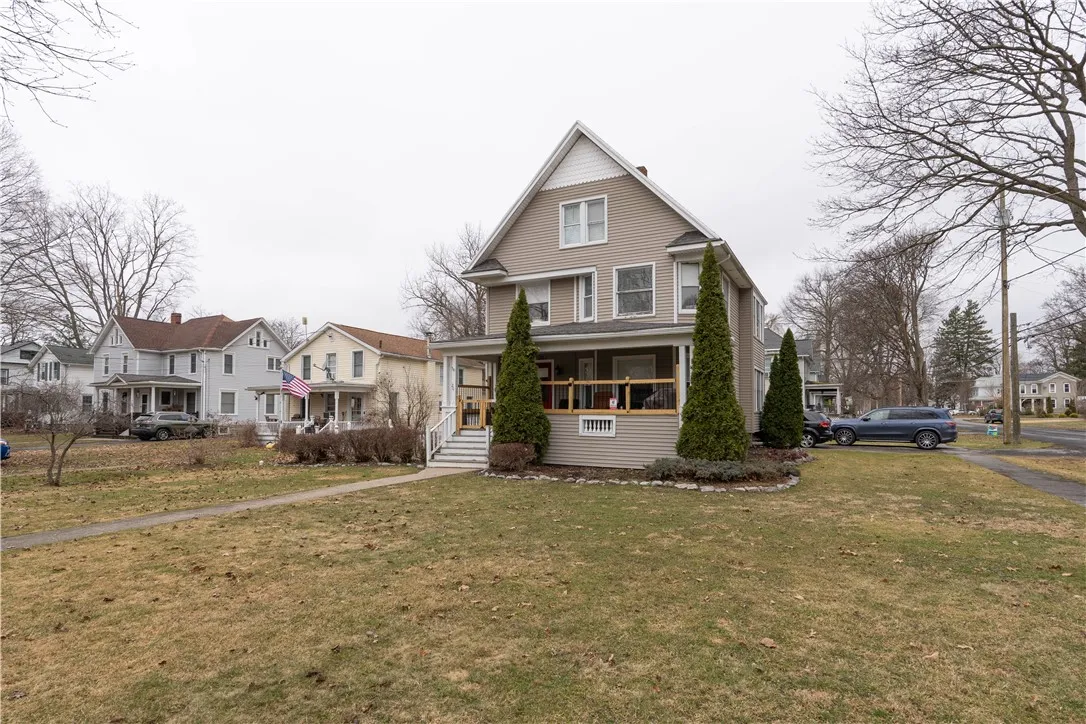 20 West Elisha Street, Waterloo, New York 13165, Waterloo, New York 13165, 3 Bedrooms Bedrooms, 8 Rooms Rooms,1 BathroomBathrooms,Residential Lease,For Rent,20 West Elisha Street, Waterloo, New York 13165,R1604737