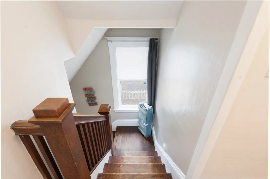 20 West Elisha Street, Waterloo, New York 13165, Waterloo, New York 13165, 3 Bedrooms Bedrooms, 8 Rooms Rooms,1 BathroomBathrooms,Residential Lease,For Rent,20 West Elisha Street, Waterloo, New York 13165,R1604737